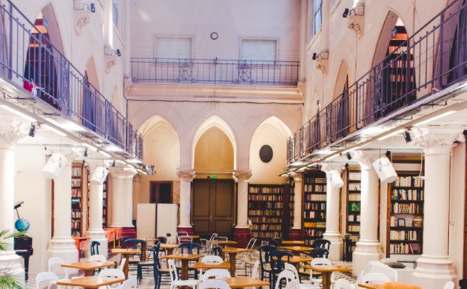 moin10-cafe-archipel-paris